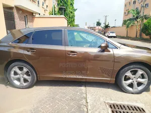 Toyota Venza V6 2012 Gold
