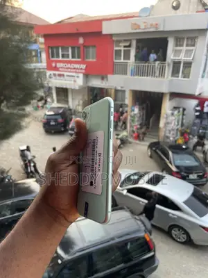Apple iPhone 11 64 GB Green