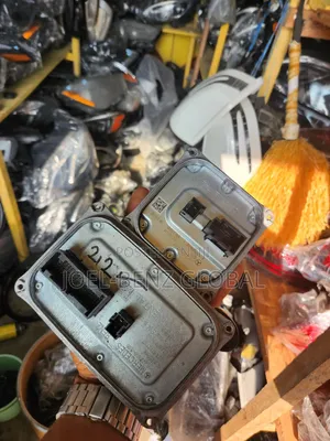 Gle350 2017 Headlight Charger Module