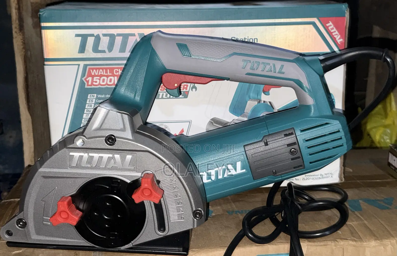 Total 1500w Wall Chaser
