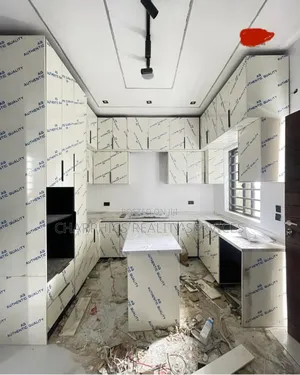 5bdrm Duplex in Ologolo for rent