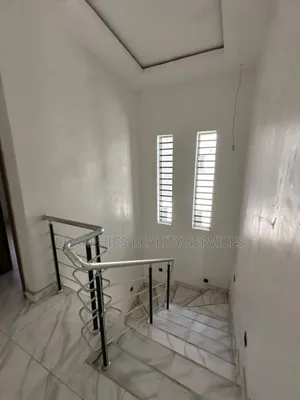 4bdrm Duplex in Lekki Phase 2 for rent