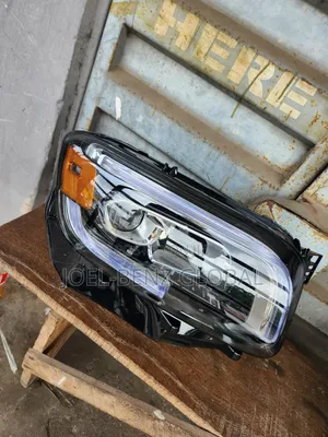Glb250 Passenger Side Headlight