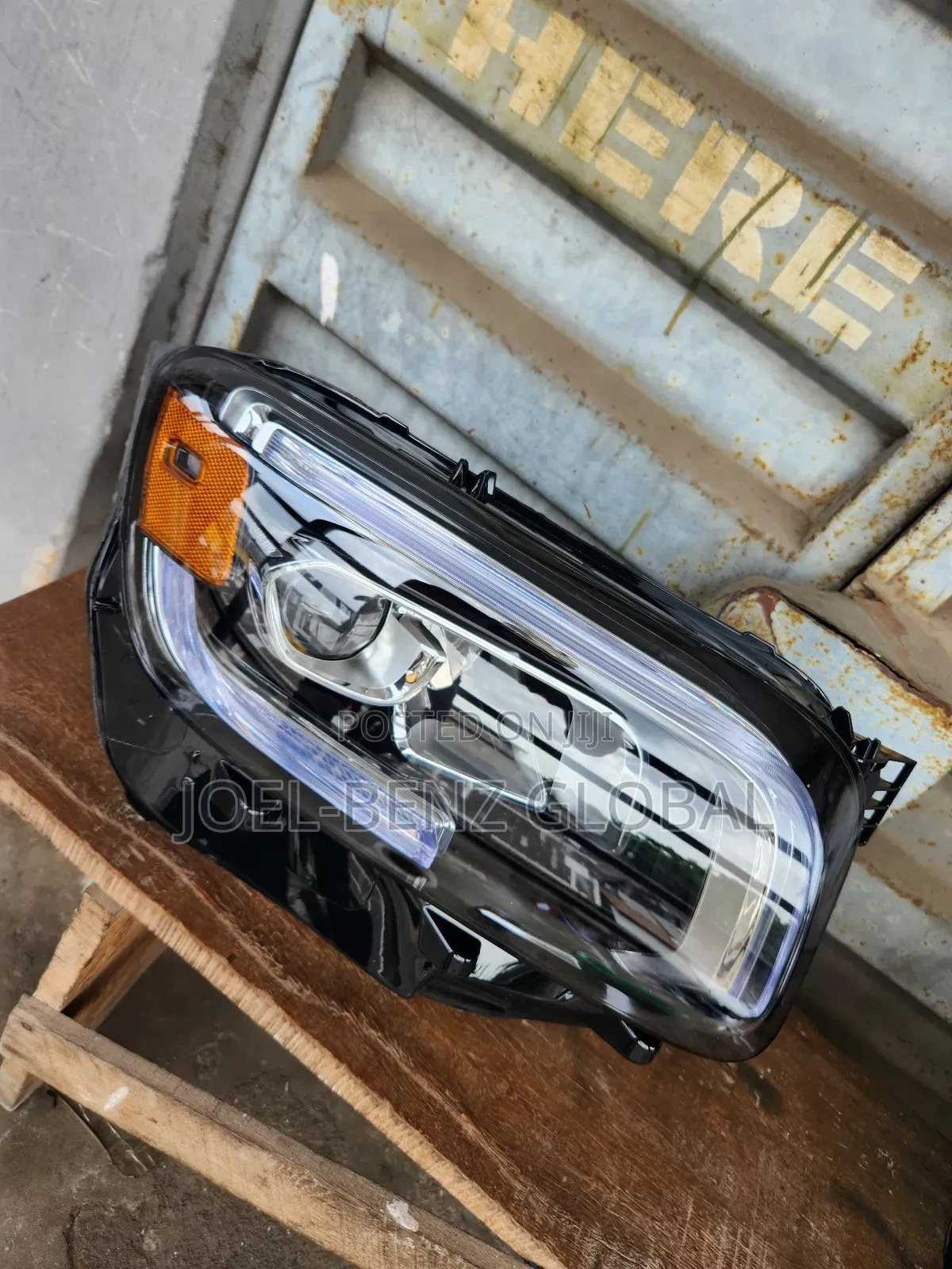 Glb250 Passenger Side Headlight