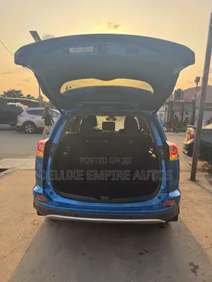 Toyota RAV4 Limited AWD (2.5L 4cyl 6A) 2016 Blue