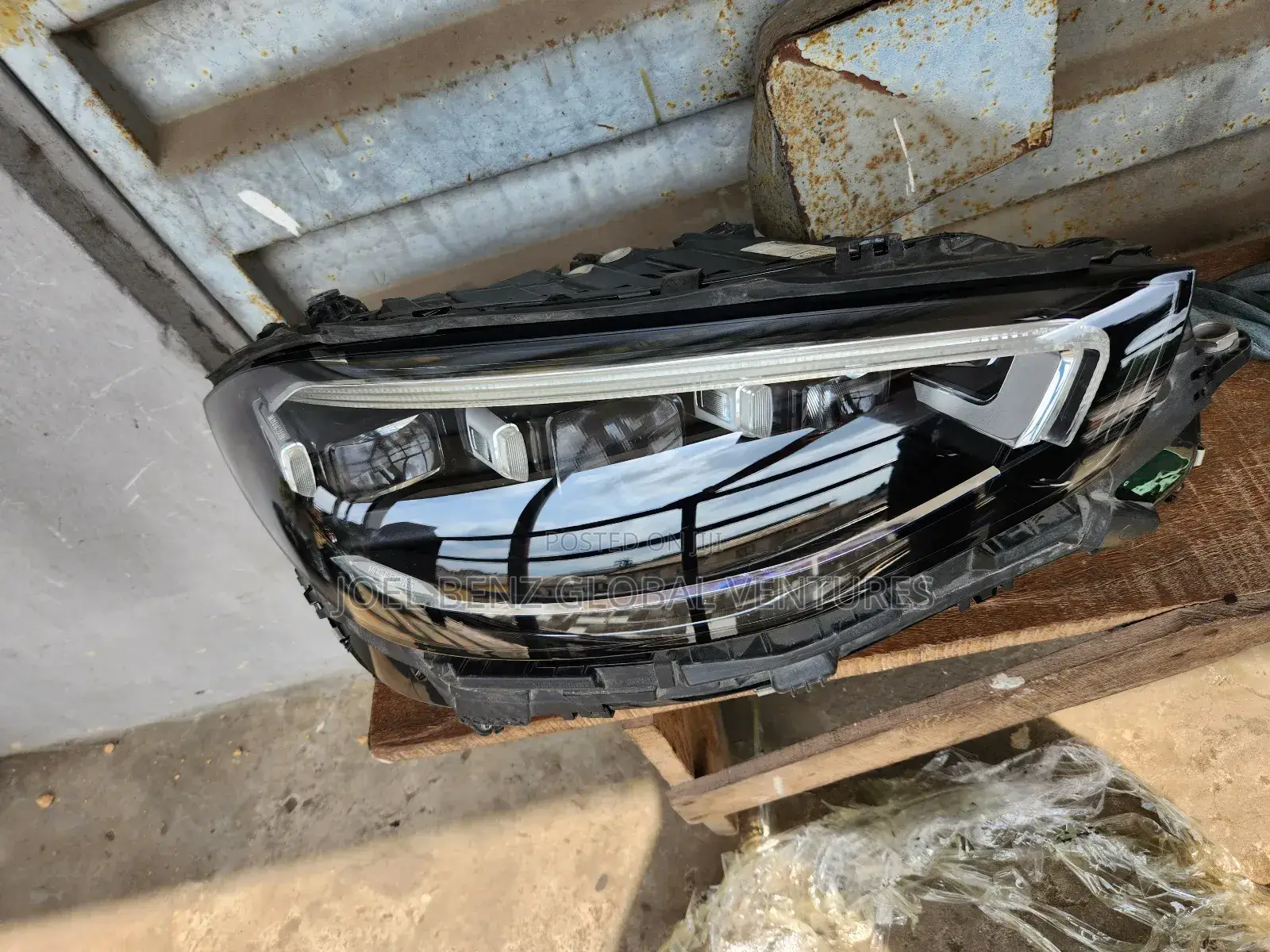 S55 2022 Driver Side Headlight