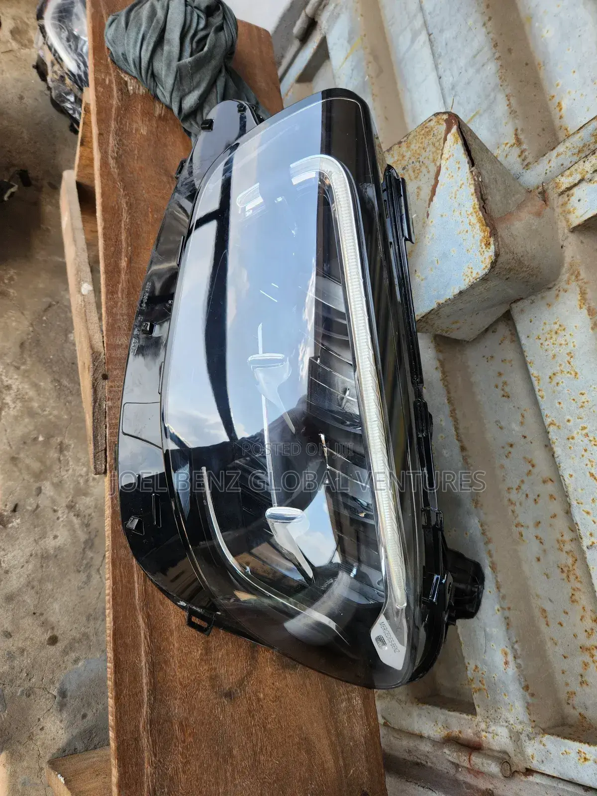 E350 2022 Left Side Headlight