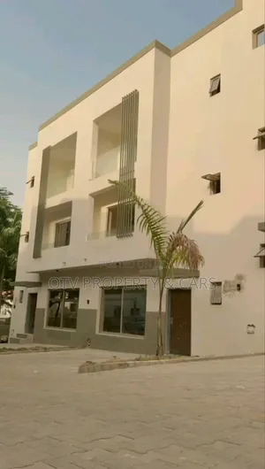 4bdrm Townhouse / Terrace in Maitama for rent