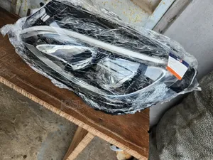 C300 2016 Right Side Headlight