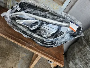 C300 2016 Right Side Headlight