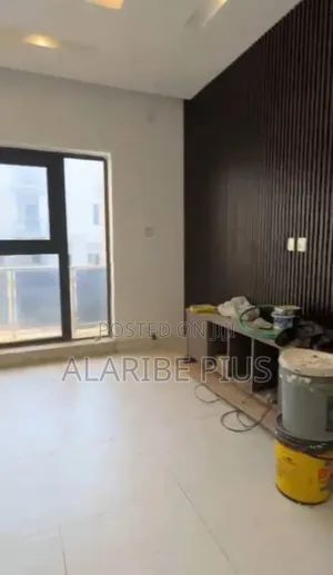 3bdrm Block of Flats in Estate, Jahi for sale