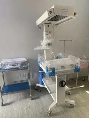 Baby Warmer With Phototherapy Light And Oxygen