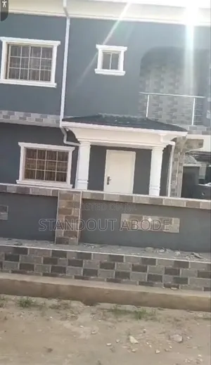 3bdrm Duplex in In An Secure, Akute Ajuwon for sale