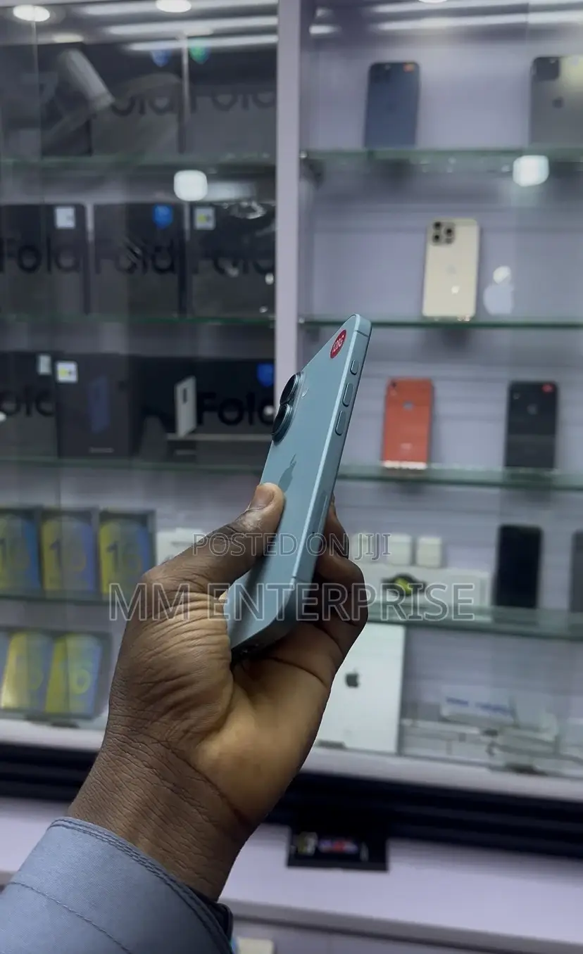 Apple iPhone 16 128 GB Green