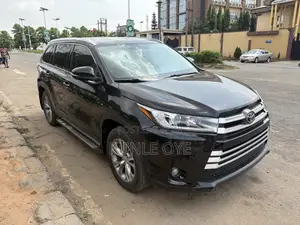 Toyota Highlander XLE 4dr SUV AWD (3.5L 6cyl 6A) 2015 Black