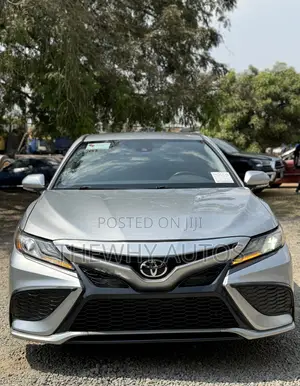 Toyota Camry XSE FWD 2020 Silver