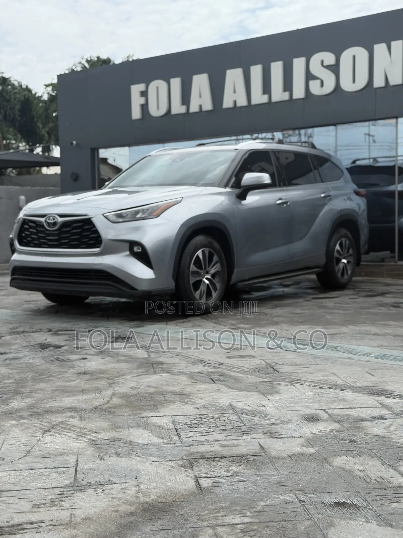Toyota Highlander XLE 2021 Silver