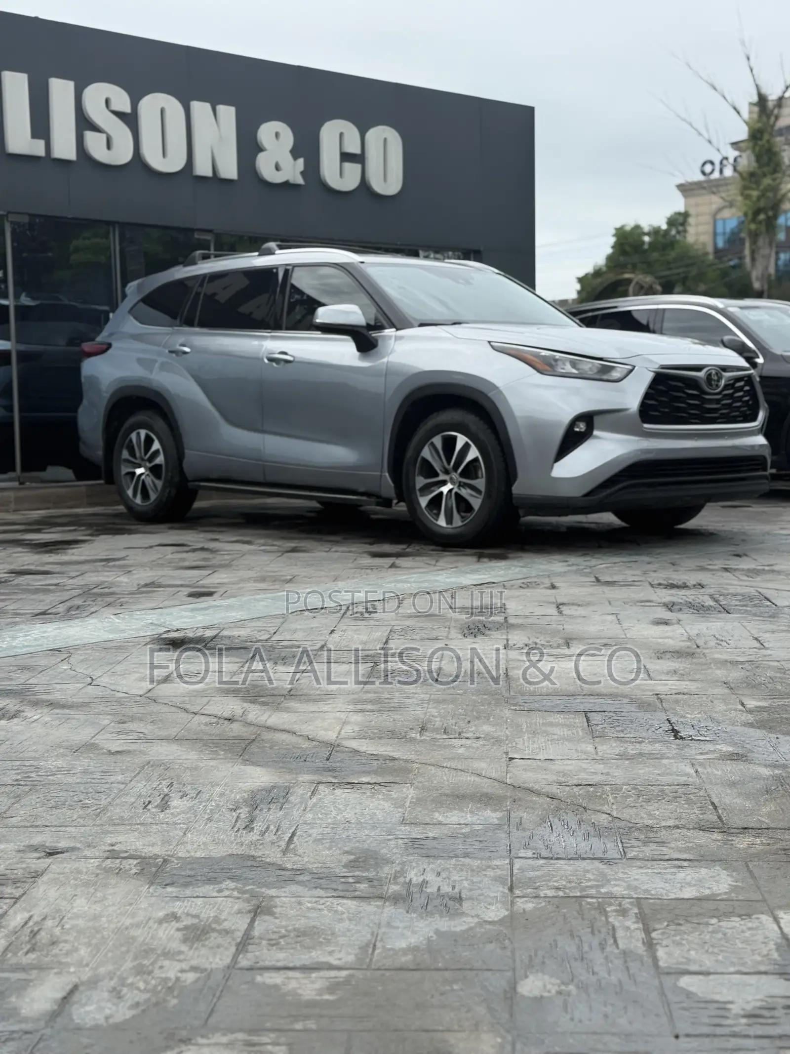 Toyota Highlander XLE 2021 Silver