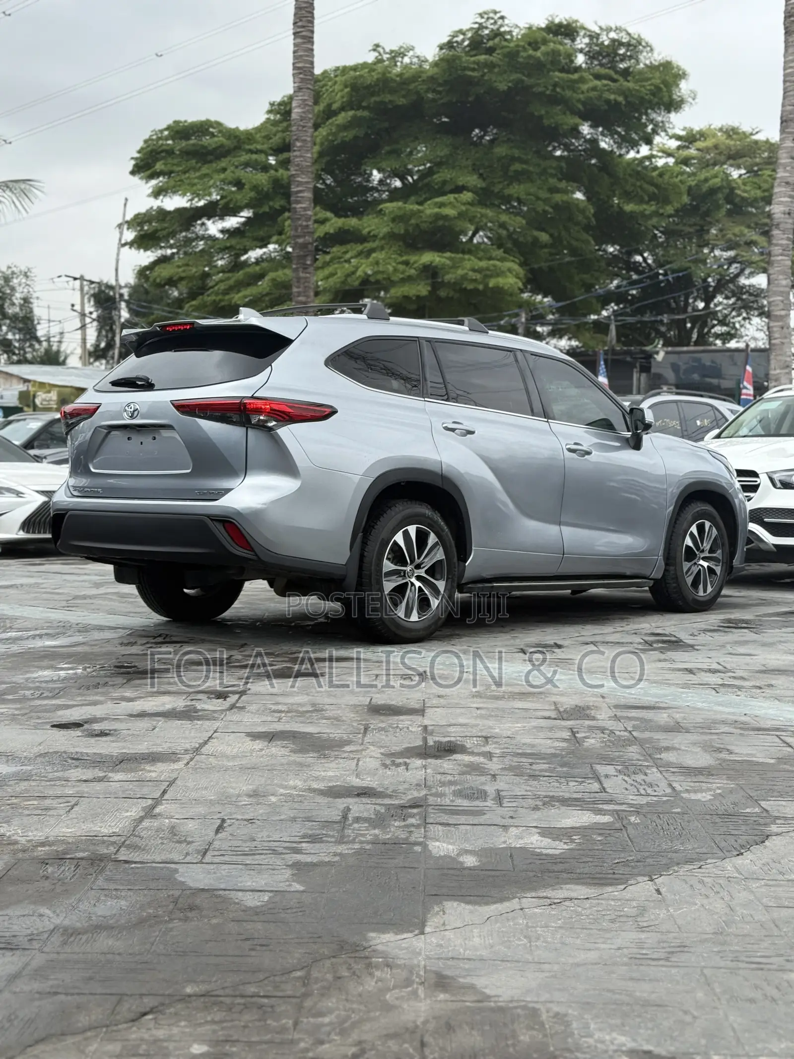 Toyota Highlander XLE 2021 Silver