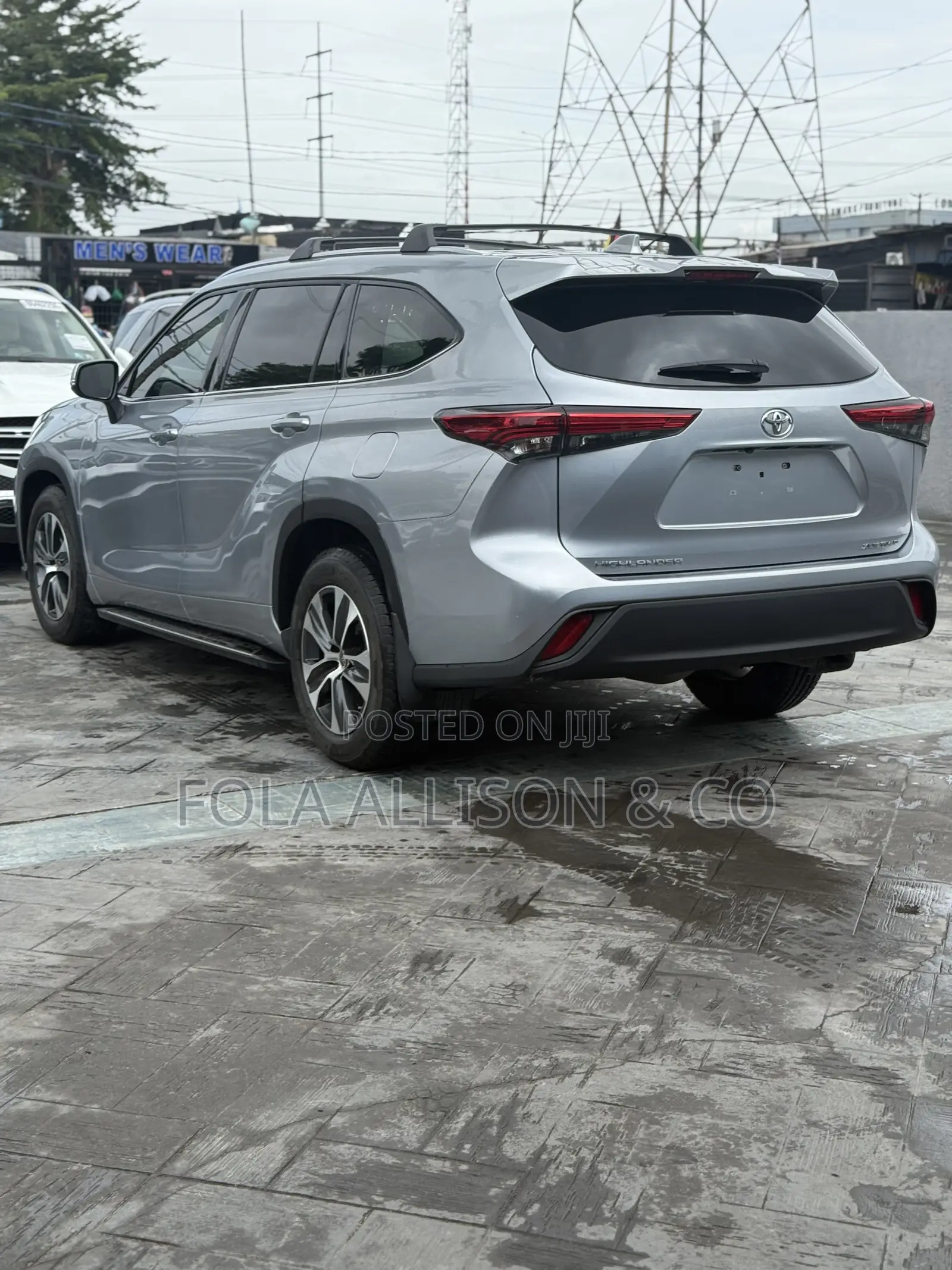 Toyota Highlander XLE 2021 Silver