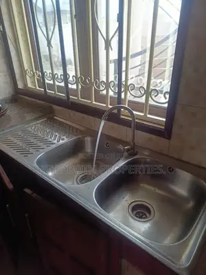 3bdrm Apartment in Elebu Oja, Akala Express for rent