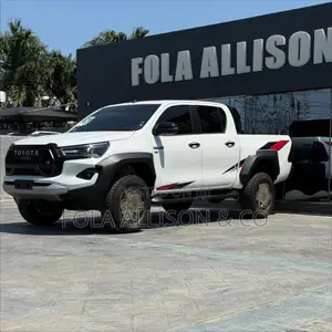 New Toyota Hilux 2025 White