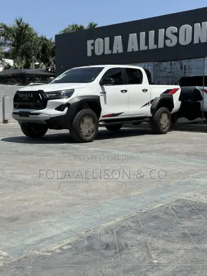 New Toyota Hilux 2025 White