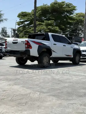 New Toyota Hilux 2025 White