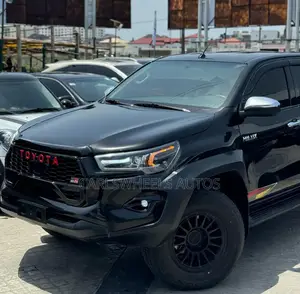 Toyota Hilux 2021 Black