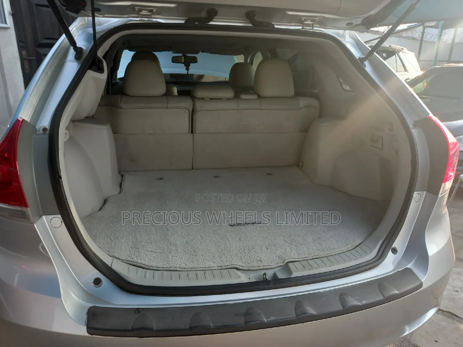 Toyota Venza 2010 Silver