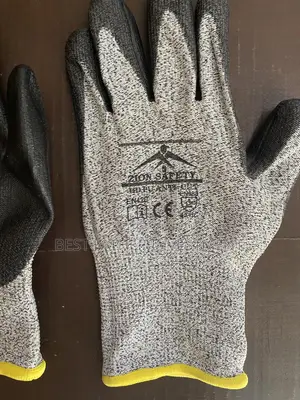 Zion Anti Cut Hand Glove