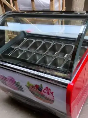 Big Size 12pan Ice Cream Freezer Display
