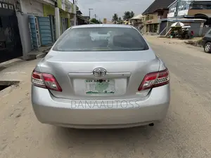 Toyota Camry 2010 Silver