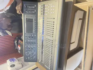 Behringer M32 Midas Digital Mixer