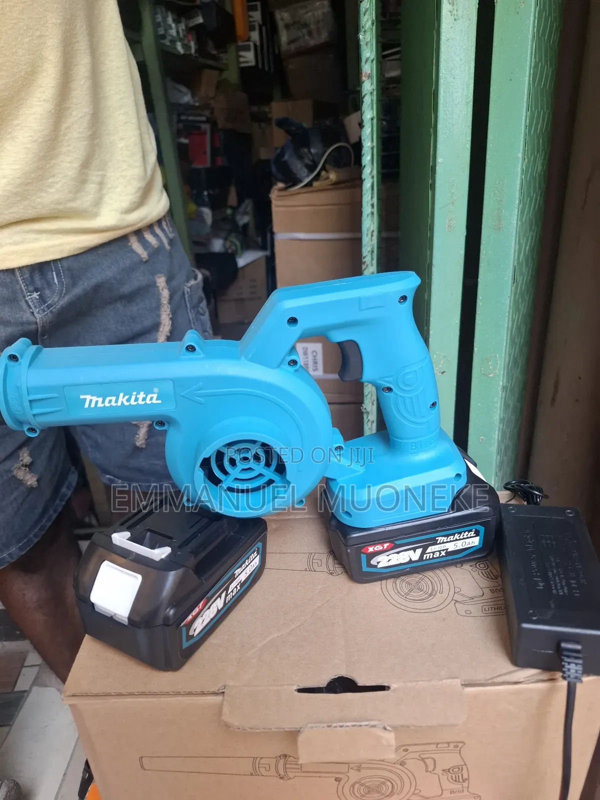 Makita Vacuum Cleaner With Battery And Charger