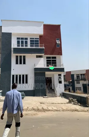 4bdrm Townhouse / Terrace in Gwarinpa Main for rent