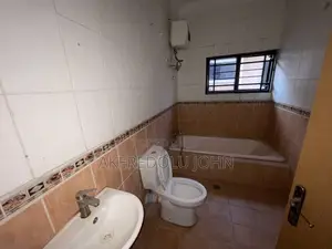 4bdrm Townhouse / Terrace in Wuse 2 for rent