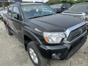 Toyota Tacoma V6 4dr Double Cab 4WD 6.1 ft. SB (4.0L 6cyl 5A) 2015
