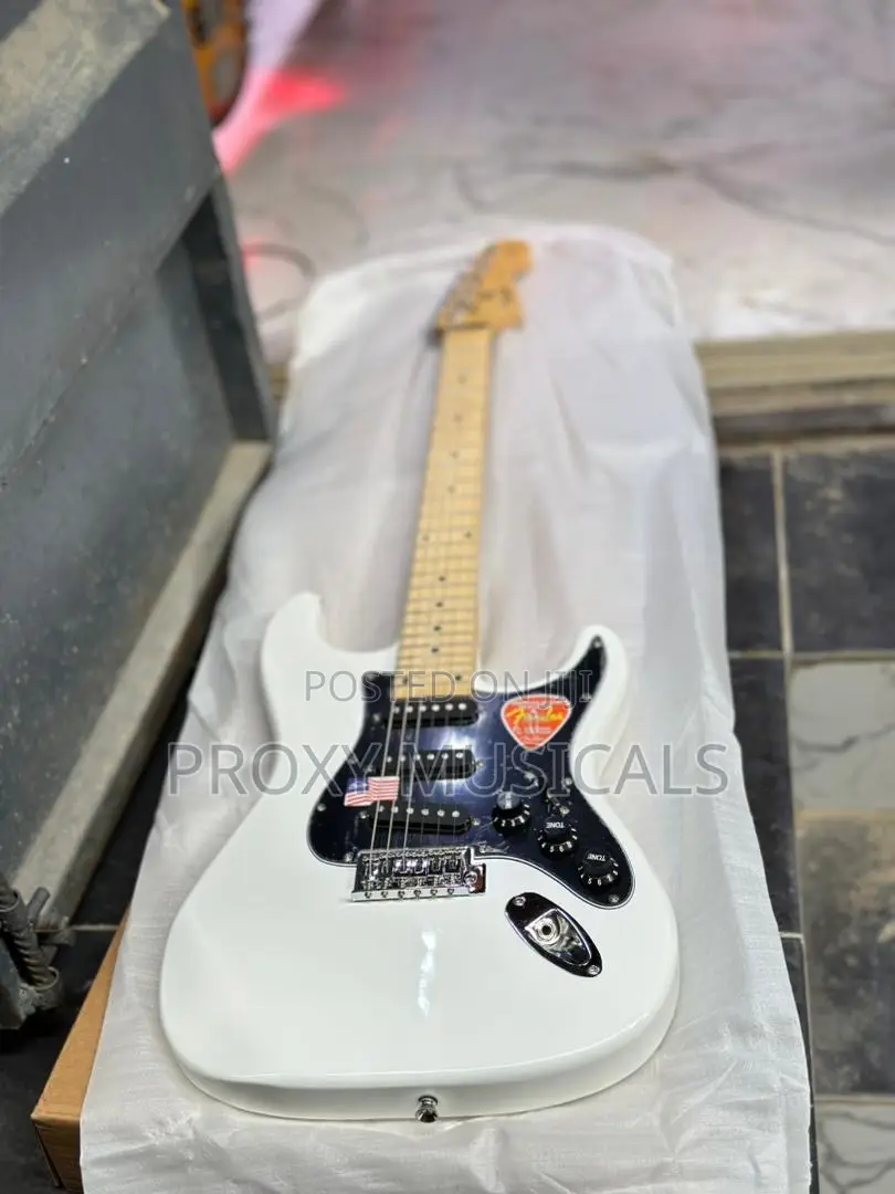 Fender Lead/Electric Guitar (White)