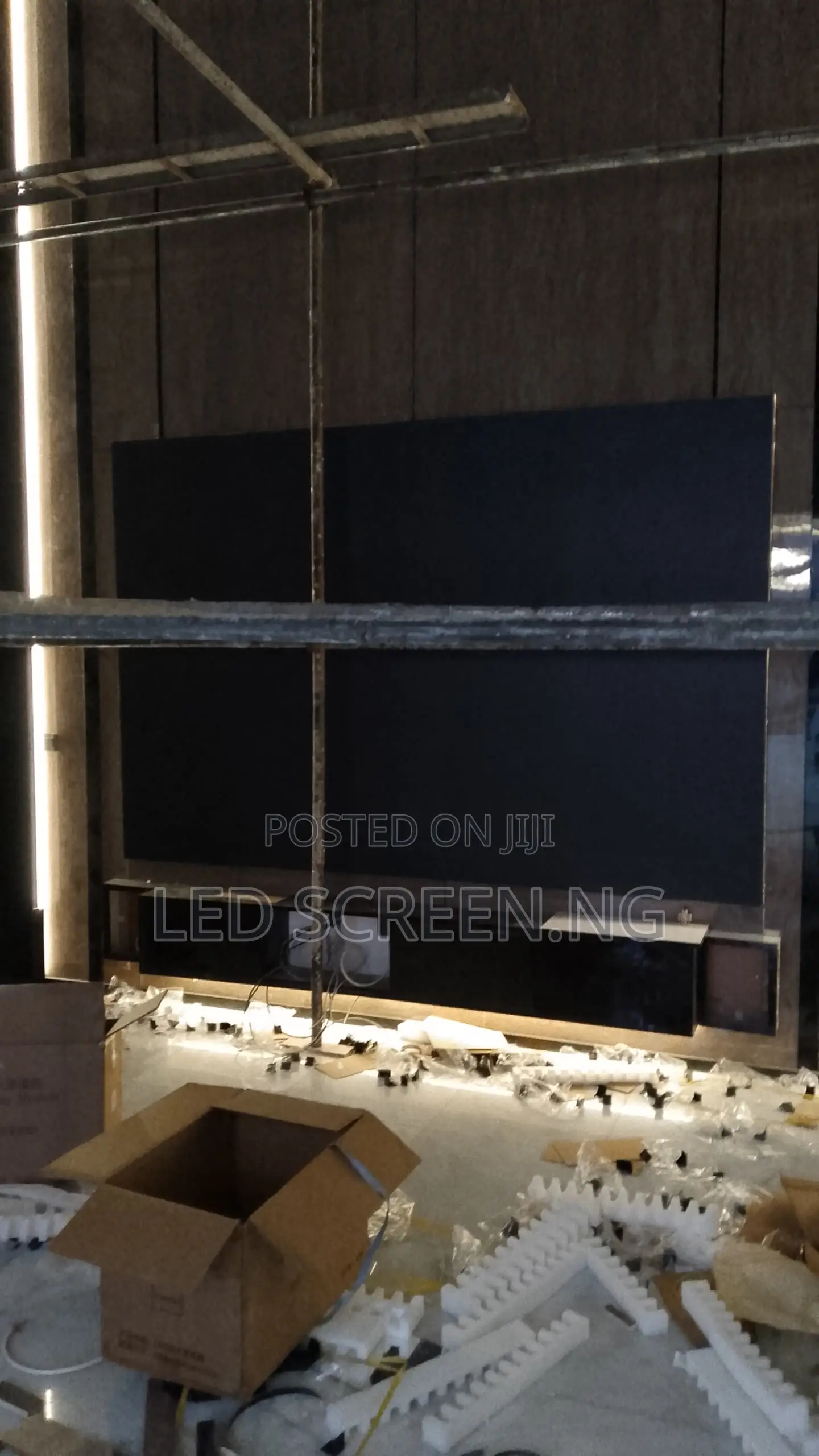 Best Vibes With Led Screen