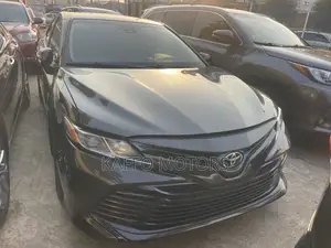Toyota Camry LE FWD (2.5L 4cyl 8AM) 2018 Gray