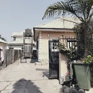 4bdrm Bungalow in Palm Hight, Lugbe District for sale