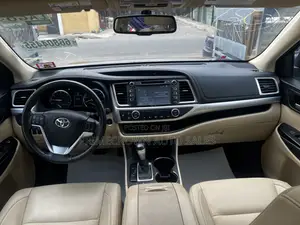 Toyota Highlander XLE 4dr SUV AWD (3.5L 6cyl 6A) 2015 Burgundy