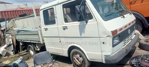 Volkswagen LT 2000 White