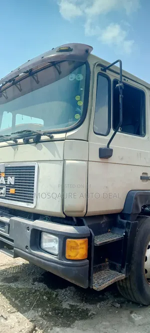 19.372 Man Diesel Tractor Head 10 Tyres