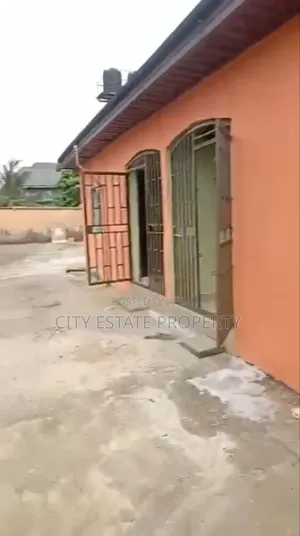 1bdrm Block of Flats in New Road Extension, Port-Harcourt for rent