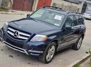 Mercedes-Benz GLK-Class Base GLK 350 4dr AWD 4MATIC (3.5L 6cyl 7A) 2015