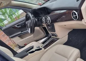 Mercedes-Benz GLK-Class Base GLK 350 4dr AWD 4MATIC (3.5L 6cyl 7A) 2015
