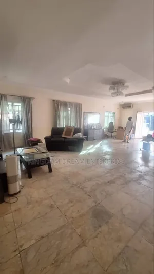 3bdrm Duplex in Lekki for rent