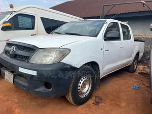 Toyota Hilux 2.0 VVTi SRX 2008 White